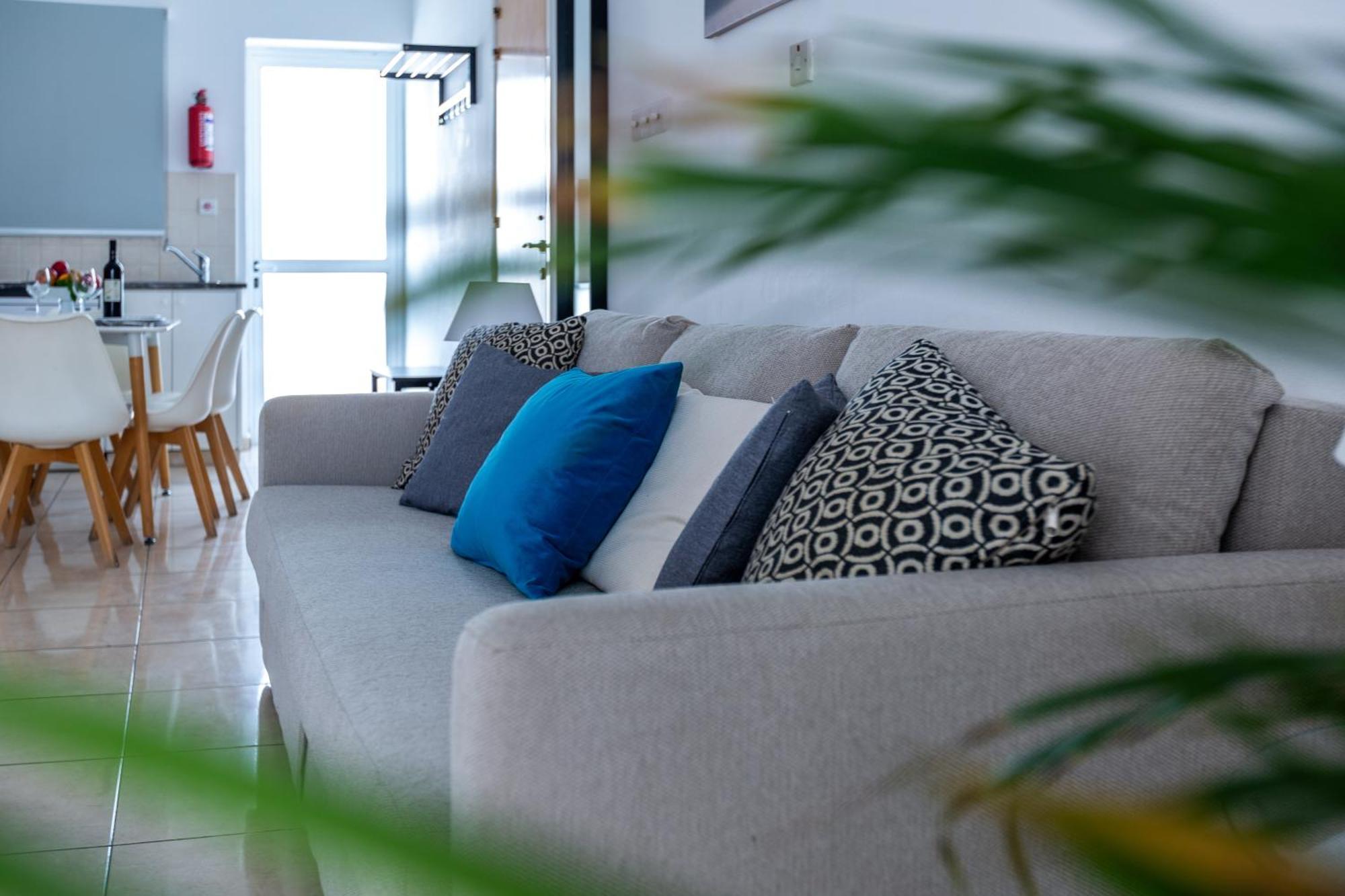 Beautiful 2 bed apartment in Paphos Cyprus Extérieur photo