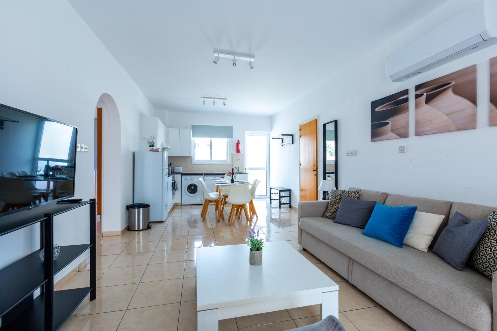 Beautiful 2 bed apartment in Paphos Cyprus Extérieur photo